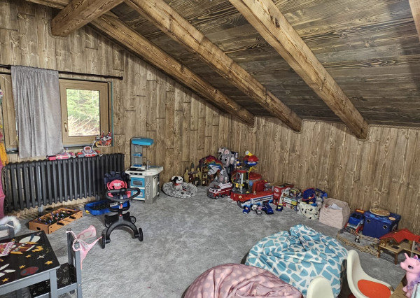 Zrubový rodinný dom v obci Hnilčík-Bindt, okres Sp. Nová Ves