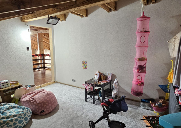 Zrubový rodinný dom v obci Hnilčík-Bindt, okres Sp. Nová Ves