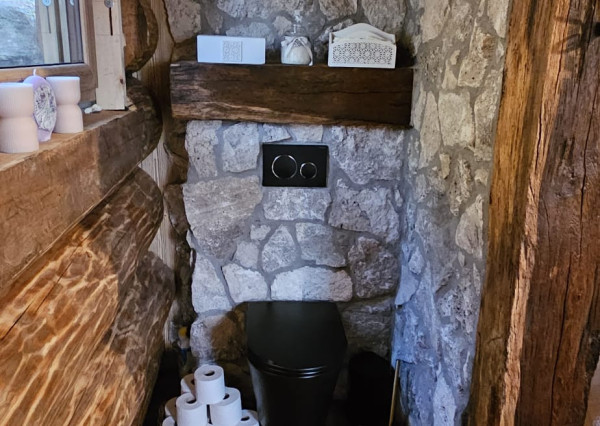 Zrubový rodinný dom v obci Hnilčík-Bindt, okres Sp. Nová Ves