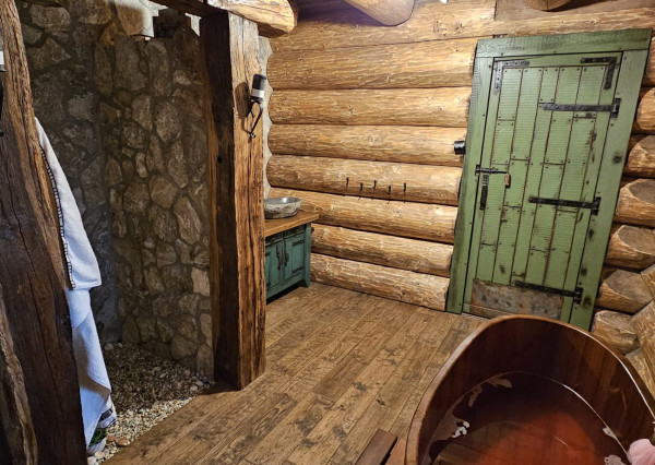 Zrubový rodinný dom v obci Hnilčík-Bindt, okres Sp. Nová Ves