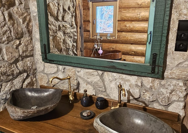 Zrubový rodinný dom v obci Hnilčík-Bindt, okres Sp. Nová Ves