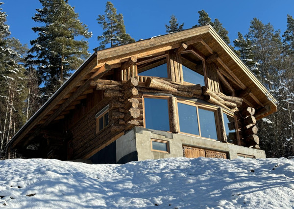 Zrubový rodinný dom v obci Hnilčík-Bindt, okres Sp. Nová Ves