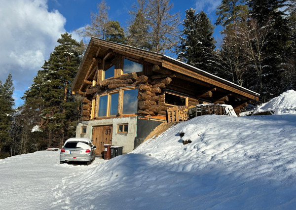 Zrubový rodinný dom v obci Hnilčík-Bindt, okres Sp. Nová Ves