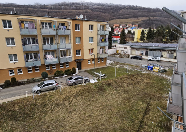 Tehlový byt 3+1 s balkónom v Gelnici