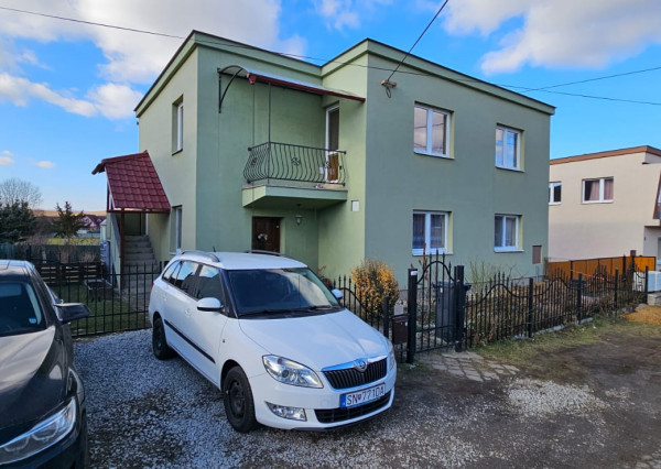 Rodinný dom s 2 samost. bytov. jednotkami v obci Jamník, SNV