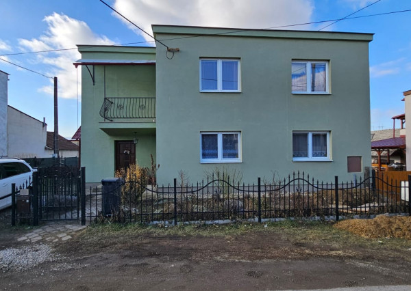 Rodinný dom s 2 samost. bytov. jednotkami v obci Jamník, SNV