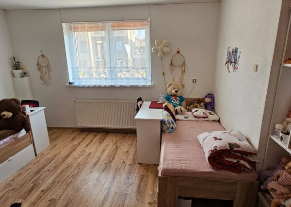 Rodinný dom s 2 samost. bytov. jednotkami v obci Jamník, SNV