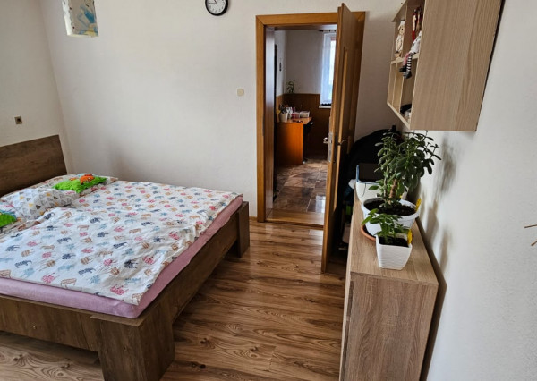 Rodinný dom s 2 samost. bytov. jednotkami v obci Jamník, SNV