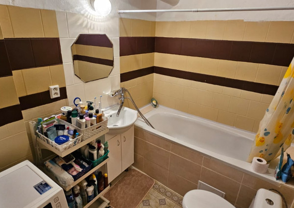 Rodinný dom s 2 samost. bytov. jednotkami v obci Jamník, SNV