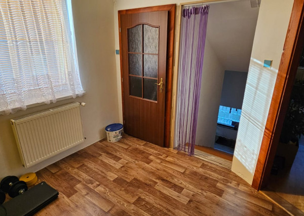 Rodinný dom s 2 samost. bytov. jednotkami v obci Jamník, SNV