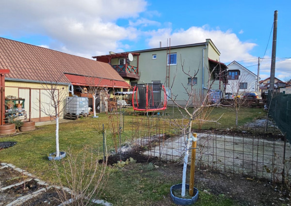 Rodinný dom s 2 samost. bytov. jednotkami v obci Jamník, SNV