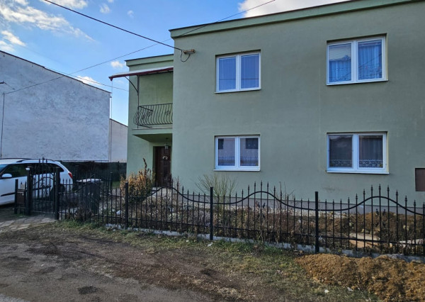 Rodinný dom s 2 samost. bytov. jednotkami v obci Jamník, SNV