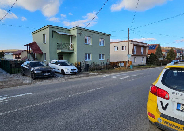 Rodinný dom s 2 samost. bytov. jednotkami v obci Jamník, SNV