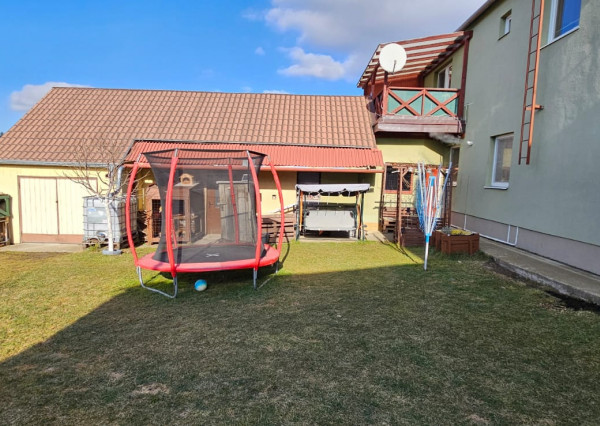 Rodinný dom s 2 samost. bytov. jednotkami v obci Jamník, SNV