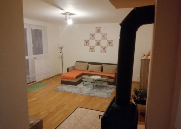 Rodinný dom s 2 samost. bytov. jednotkami v obci Jamník, SNV