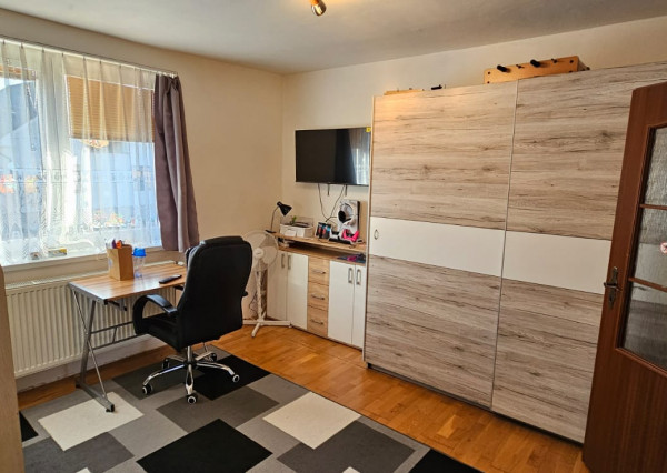 Rodinný dom s 2 samost. bytov. jednotkami v obci Jamník, SNV