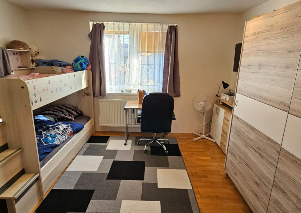 Rodinný dom s 2 samost. bytov. jednotkami v obci Jamník, SNV