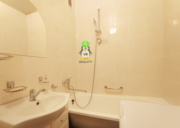 Priestranný 3-izbový byt s balkónom pri centre v Michalovciach