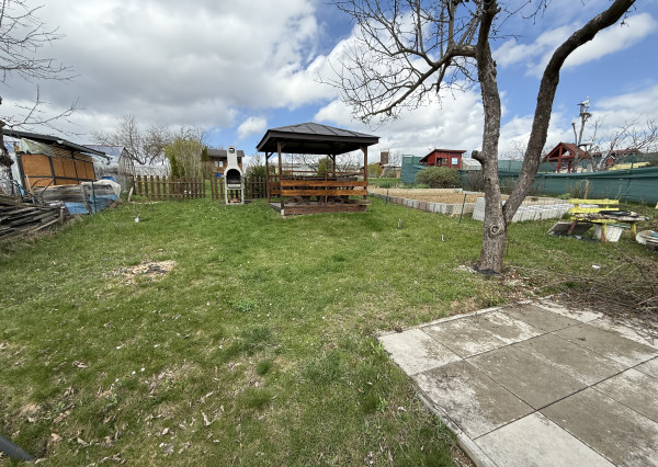 Záhradka s chatkou na sídl. Tarča, Sp. Nová Ves