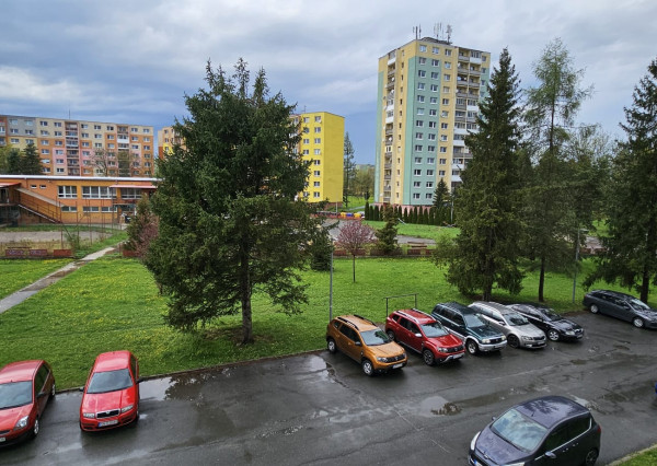 -ZNÍŽENÁ CENA- Byt 4+1 s dvoma loggiami, sídlisko Mier, Spišská Nová Ves