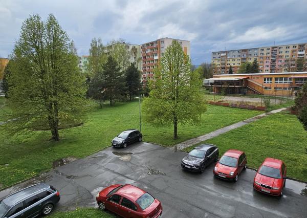 -ZNÍŽENÁ CENA- Byt 4+1 s dvoma loggiami, sídlisko Mier, Spišská Nová Ves