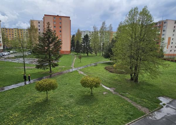 -ZNÍŽENÁ CENA- Byt 4+1 s dvoma loggiami, sídlisko Mier, Spišská Nová Ves