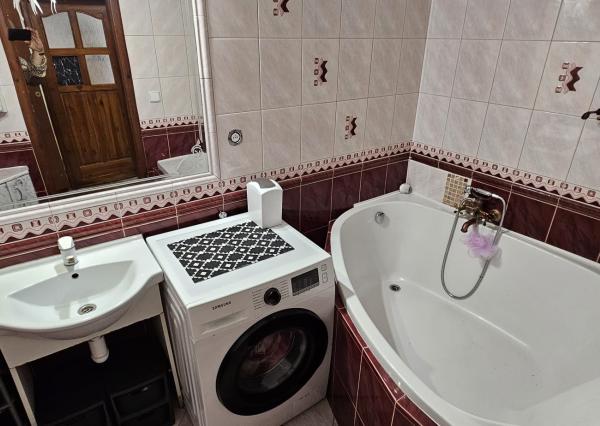 -ZNÍŽENÁ CENA- Byt 4+1 s dvoma loggiami, sídlisko Mier, Spišská Nová Ves