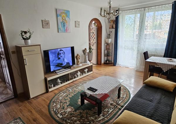 -ZNÍŽENÁ CENA- Byt 4+1 s dvoma loggiami, sídlisko Mier, Spišská Nová Ves