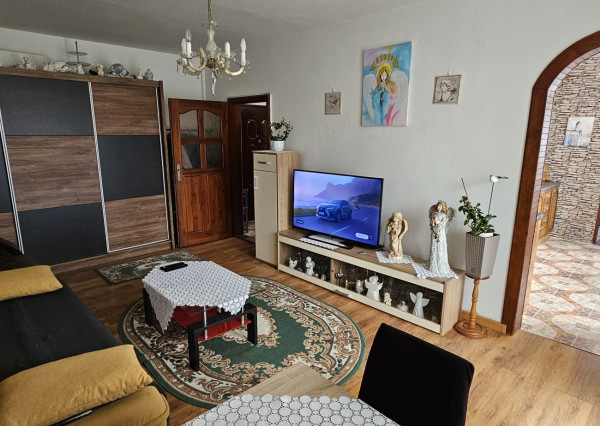 -ZNÍŽENÁ CENA- Byt 4+1 s dvoma loggiami, sídlisko Mier, Spišská Nová Ves