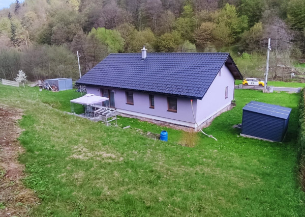 Pekná novostavba pod lesom v obci Kojšov