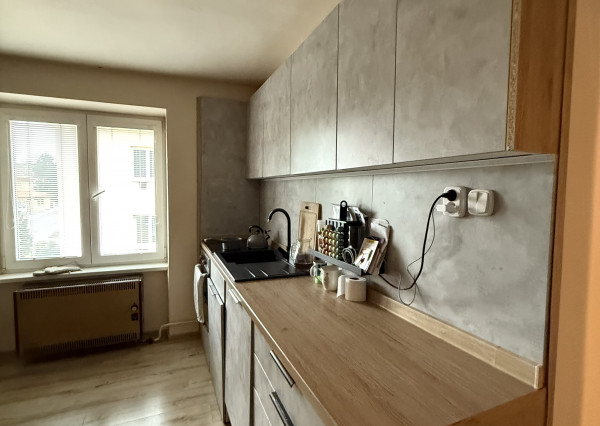 Byt 2+1 s balkónom prerobený na 3.izbový sídl. Rozvoj, Levoča