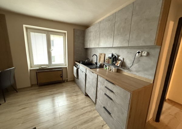 Byt 2+1 s balkónom prerobený na 3.izbový sídl. Rozvoj, Levoča