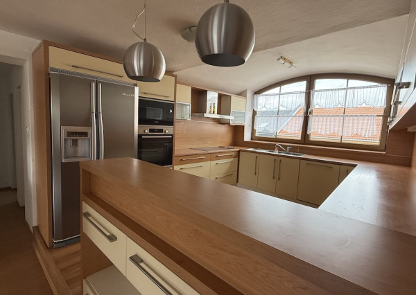 Polyfunkčný obytný dom v SNV