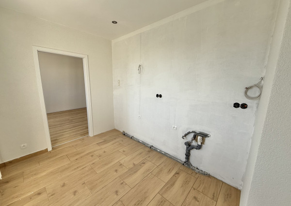 Byt 2+1 s balkónom centrum, Sp. Nová Ves