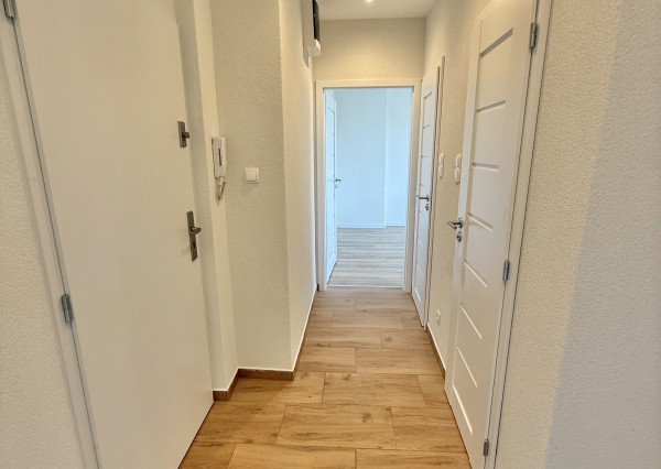 Byt 2+1 s balkónom centrum, Sp. Nová Ves