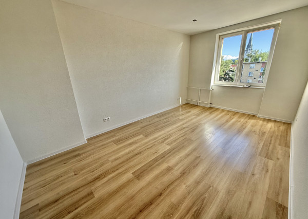 Byt 2+1 s balkónom centrum, Sp. Nová Ves