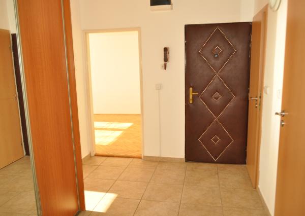 Prenájom bytu 3+1 s loggiou, sídl. Tarča, Sp. Nová Ves