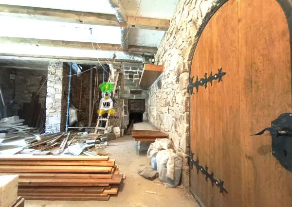 Kamenná chata s vínnou pivnicou v srdci kameňolomu