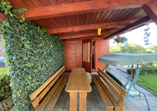 Ponúkame na predaj záhradu s chatkou v pri sídlisku Mier.