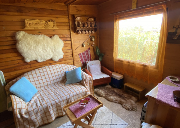 Ponúkame na predaj záhradu s chatkou v pri sídlisku Mier.