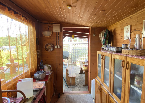 Ponúkame na predaj záhradu s chatkou v pri sídlisku Mier.