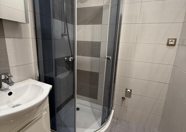 Byt 2+1 s loggiou centrum, Sp. Nová Ves