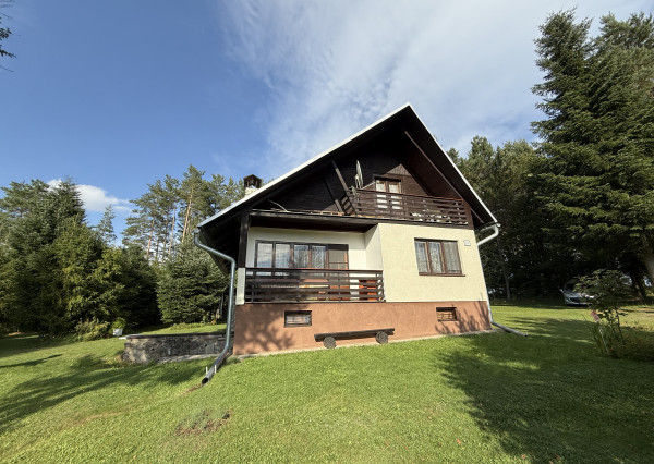 Chata na Košiarnom Briežku, časť Červený Jarok, okr. Sp. Nová Ves