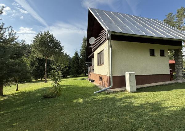 Chata na Košiarnom Briežku, časť Červený Jarok, okr. Sp. Nová Ves