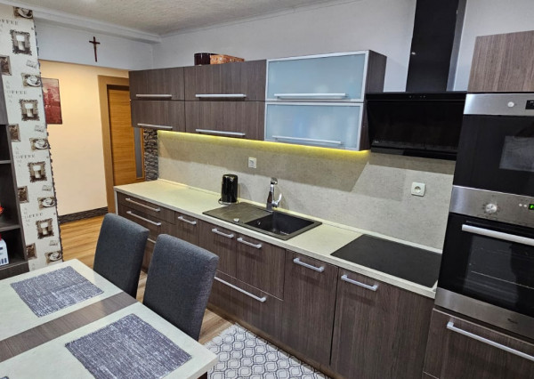 Byt 3+1 s loggiou a pozemkom v obci Rudňany, okres Sp.N.Ves