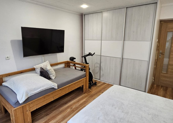 Byt 3+1 s loggiou a pozemkom v obci Rudňany, okres Sp.N.Ves