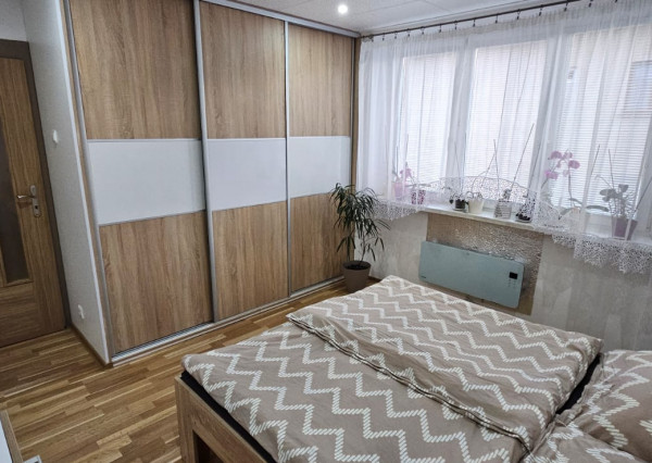 Byt 3+1 s loggiou a pozemkom v obci Rudňany, okres Sp.N.Ves