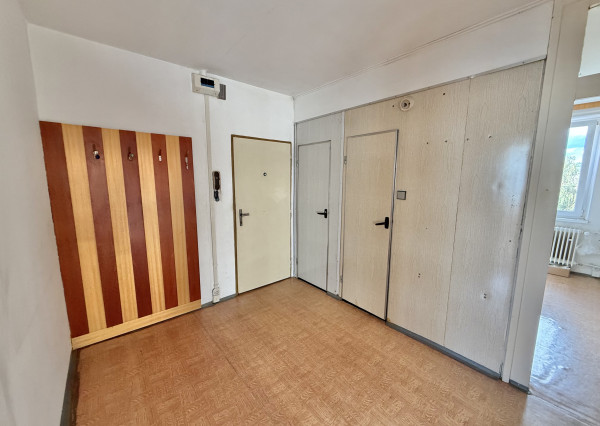 Byt 3+1 sídl. Mier, Sp. Nová Ves