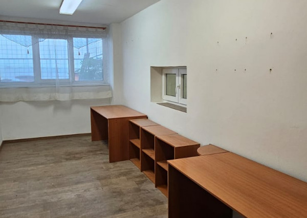 Prenájom haly s kanceláriou, Radlinského ulica, Spišská Nová Ves