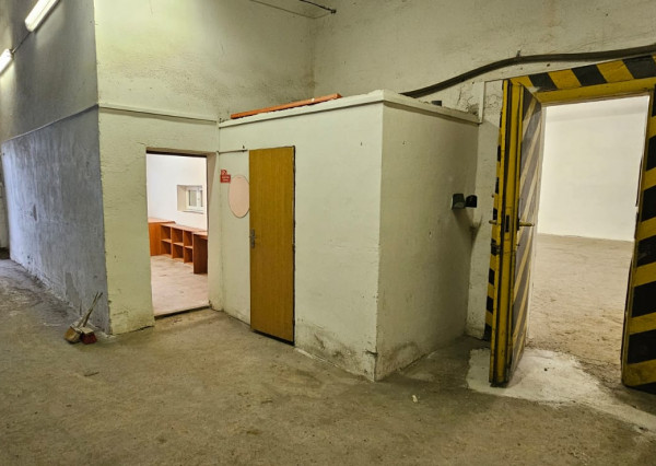 Prenájom haly s kanceláriou, Radlinského ulica, Spišská Nová Ves